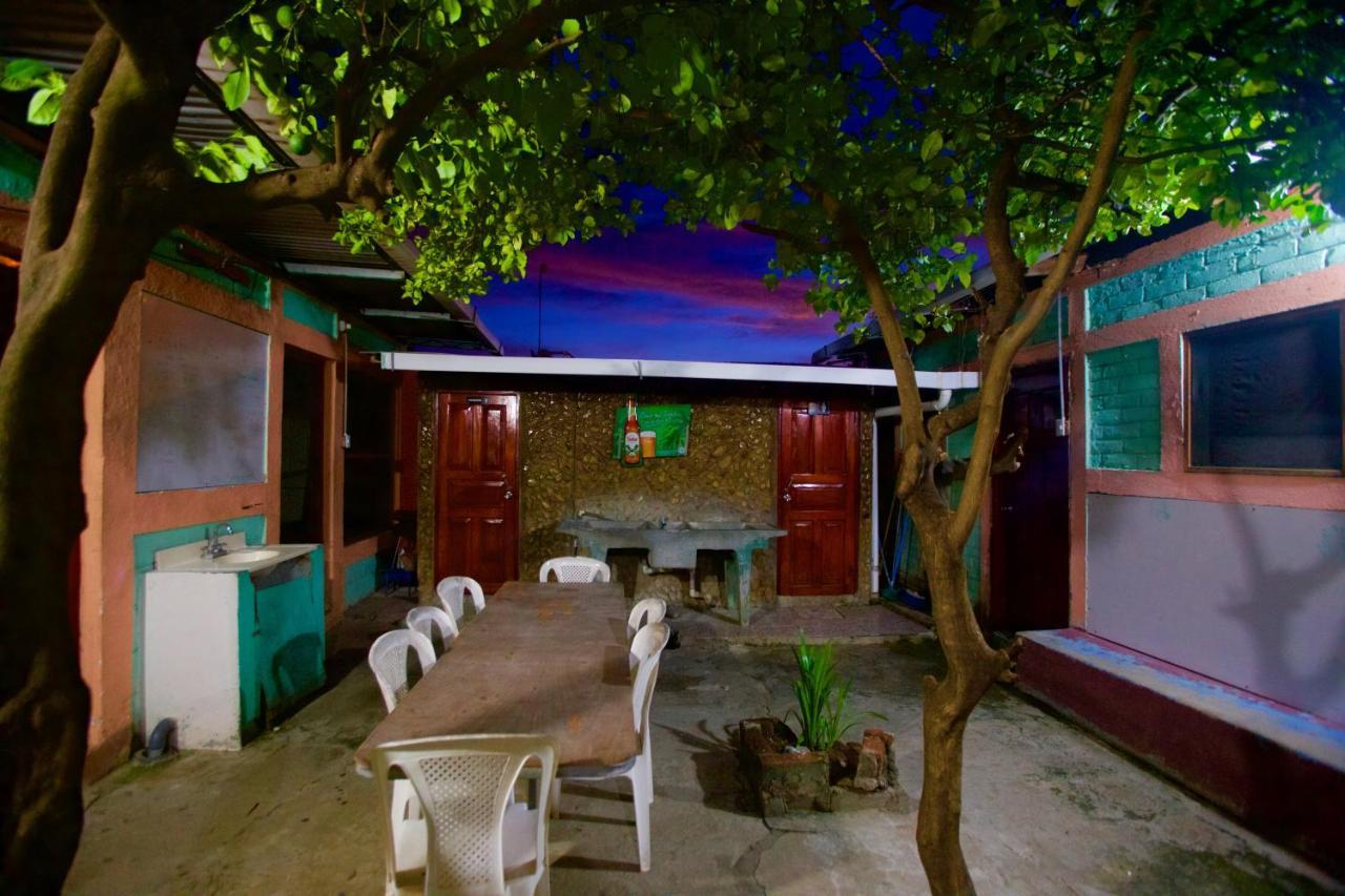 Hostal Los Chamos 산 후안 델 수르 외부 사진